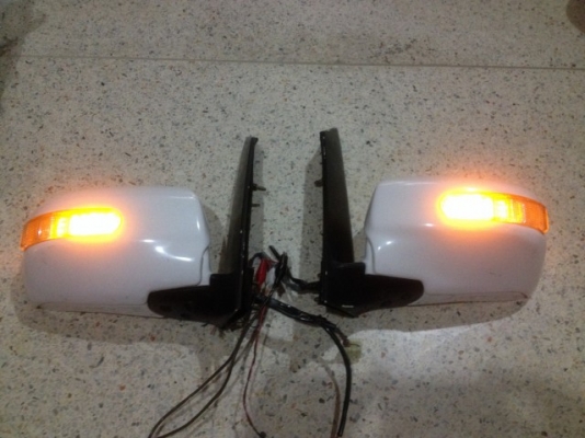กระจกมองข้าง TOYOTA NOAH พับไฟฟ้ามีไฟเลียว LED ของเก่าญี่ปุ่นสภาพสวย