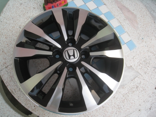 ขายล้อแม็ก Honda city 15"x5.5" et45 4รู100 สีดำหน้าเงา สนใจติดต่อเล็กคลองสามครับ 081-3747940