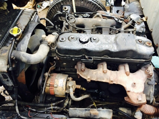 ขาย6ล้อ อีซูซุNPR 115 แรงม้า เครื่อง4BD1 ยาว5 เมตร พวงมาลัยพาวเวอร์ มีแอร์ ยางสวยๆ6เส้น ชัสซีสวยๆ เครื่องดีๆพื้นเก๋งผุ3จุด