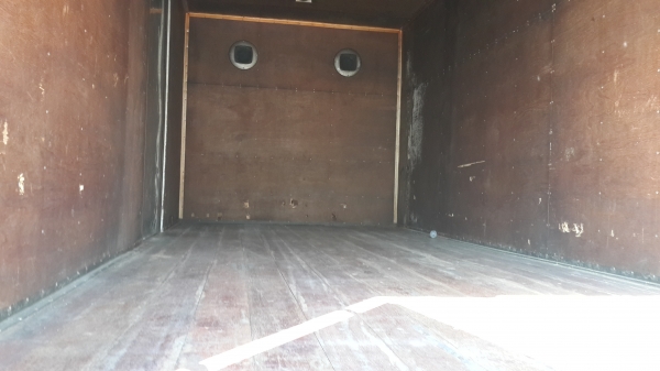 ขาย6ล้อ อีซูซุNPR 115 แรงม้า เครื่อง4BD1 ยาว5 เมตร พวงมาลัยพาวเวอร์ มีแอร์ ยางสวยๆ6เส้น ชัสซีสวยๆ เครื่องดีๆพื้นเก๋งผุ3จุด