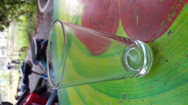 แก้วเก่า เหมาะสะสม มีหลายแบบ ใบละ 50 สนใจใบไหน สอบถามได้