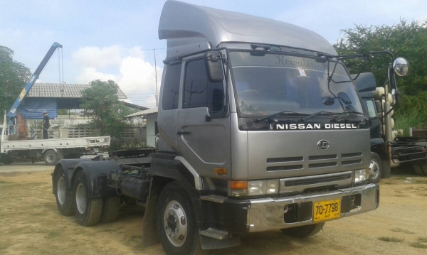 ขายสิบล้อหัวลาก NISSAN UD เครื่อง PF 290 แรงม้า ขายสิบล้อหัวลาก NISSAN UD เครื่อง PF 290 แรงม้า