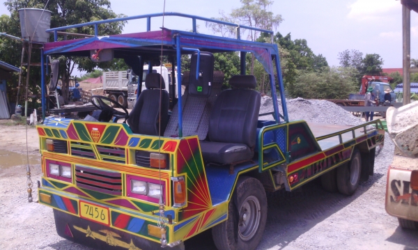 6 ล้อ เทนเลอร์น้อย สวยๆ