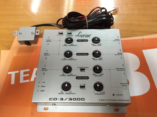 ขายครอส OVER ยี่ห้อ Lanzar รุ่น CO-3/3000 สภาพสวย