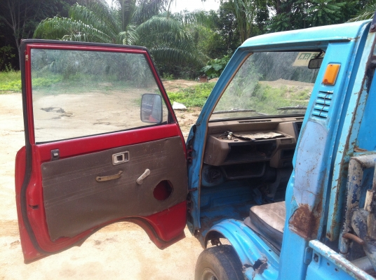 ไดฮัสสุ รุ่นขับ 4x4 เครื่องเกียร์โฟร์ครบ ขาดคาร์บู