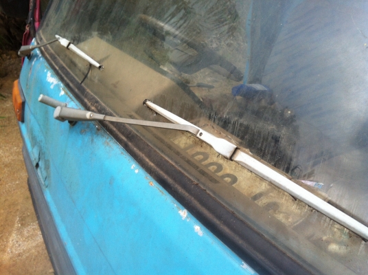 ไดฮัสสุ รุ่นขับ 4x4 เครื่องเกียร์โฟร์ครบ ขาดคาร์บู