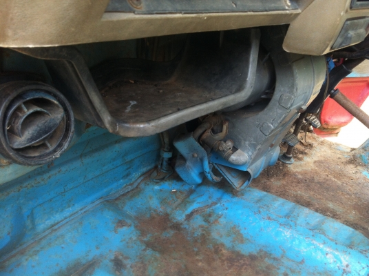 ไดฮัสสุ รุ่นขับ 4x4 เครื่องเกียร์โฟร์ครบ ขาดคาร์บู