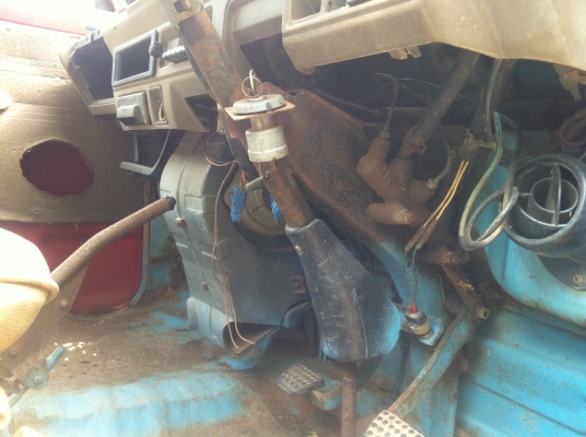 ไดฮัสสุ รุ่นขับ 4x4 เครื่องเกียร์โฟร์ครบ ขาดคาร์บู