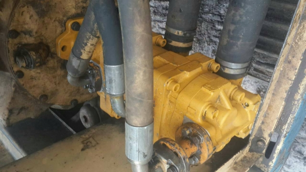 ขาย KOMATSU PC 100 L-1 สภาพสวยพร้อมใช้ ราคาต่อรองได้ ติดต่อได้ที่คุณ อ๊อฟ พิจิตร 086-737-9991 ขาย KOMATSU PC 100 L-1 สภาพสวยพร้อมใช้ ราคาต่อรองได้ ติดต่อได้ที่คุณ อ๊อฟ พิจิตร 086-737-9991