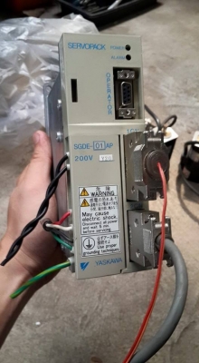ขาย AcServo Yaskawa 100w 200v ถูกๆ