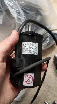 ขาย AcServo Yaskawa 100w 200v ถูกๆ