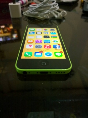 i phone 5c 16gb 7900.-
