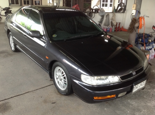 ฮอนด้า แอคคอร์ด ไฟท้ายคู่ ปี97 กค แท้ๆ ครื่องวีเทค เกียร์ออโต้ พร้อมใช้มากๆ ครับ ไม่แพง
