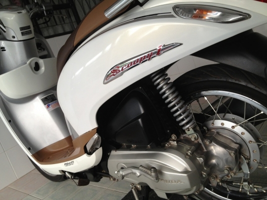 Scoopy-i ลายClassic โฉมปัจจุบัน วิ่ง7000 ปี57 (ของแถม 4 รายการ)