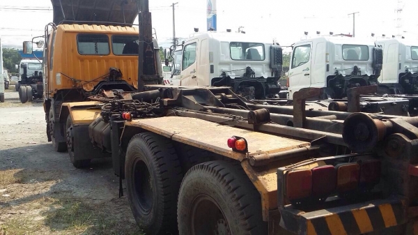 12 ล้อฮุก HINO รุ่น 1J เครื่องยนต์ 240 แรงม้า