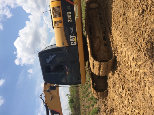 ขาย CAT 320 D กระบอกดำ มี2คัน 7 พัน ชั่วโมง