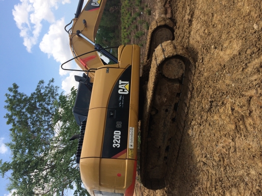 ขาย CAT 320 D กระบอกดำ มี2คัน 7 พัน ชั่วโมง