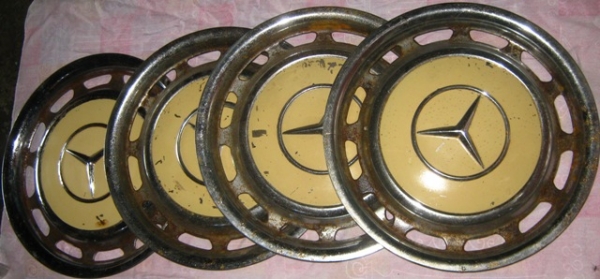ขายฝาครอบล้อ benz โบราณ 1ชุดมี4ฝา 2,300 พร้อมส่ง