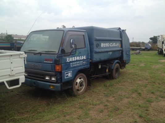 ขายรถขยะ ตามสภาพจากญี่ปุ่น มีเล่มแล้ว เครื่อง 4HG1 129  แรงม้า ถังไฮดรอลิค ใช้งานครบ