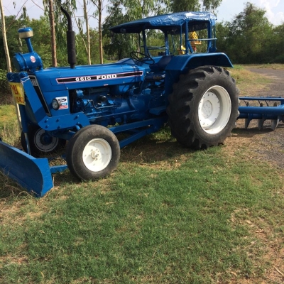 ขายรถไถ FORD 6600 เครื่องT3 สภาพดีมาก อุปกรณ์ดันหน้า ผานหลัง เล่มทะเบียนพร้อมโอน สนใจโทร 090-8588220คุณนะ 093-3258446คุณบิว ID:narong498 หรือ www.truck.in.th/498 หรือเพจFacebook ณรงค์ ซื้อขายรถมือสอง (เว็บไซต์ส่วนตัว)