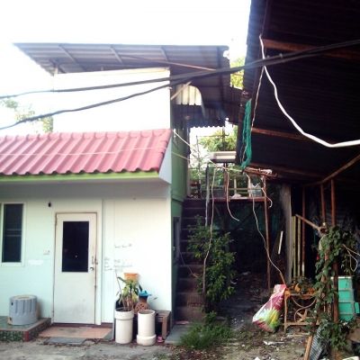 ขายออฟฟิตน๊อคดาว์พร้อมอุปกรณ์ก่อสร้างบางอย่างและบ้านพักคนงาน95000