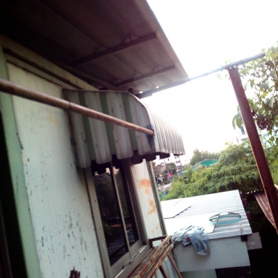 ขายออฟฟิตน๊อคดาว์พร้อมอุปกรณ์ก่อสร้างบางอย่างและบ้านพักคนงาน95000