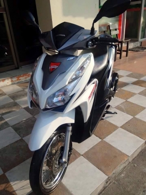 Click 125i สีขาว เทา รุ่น Tune up รถอย่างสวยเลย รถเดิมๆ สภาพดีมาก