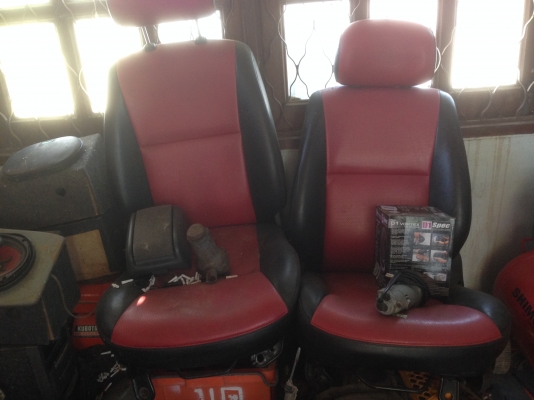 เบาะเดิม ดีแม้ก พร้อมขาคับ1คู่