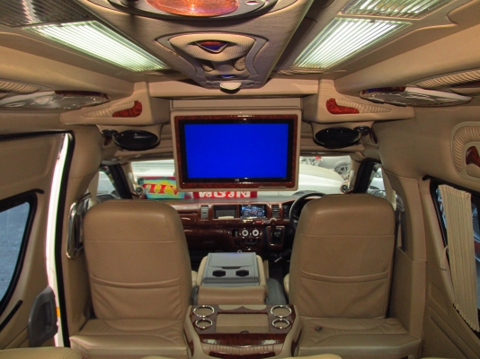 COMMUTER ปี2009 D4D แต่งเต็มทั้งคัน ดาวน์ขั่นต่ำ 50,000-250,000 เท่านั้น COMMUTER ปี2009 D4D แต่งเต็มทั้งคัน ดาวน์ขั่นต่ำ 50,000-250,000 เท่านั้น