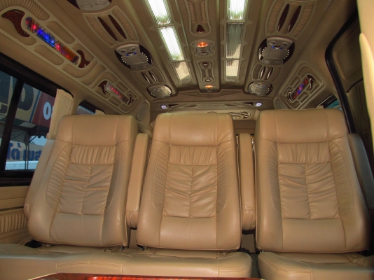 COMMUTER ปี2009 D4D แต่งเต็มทั้งคัน ดาวน์ขั่นต่ำ 50,000-250,000 เท่านั้น