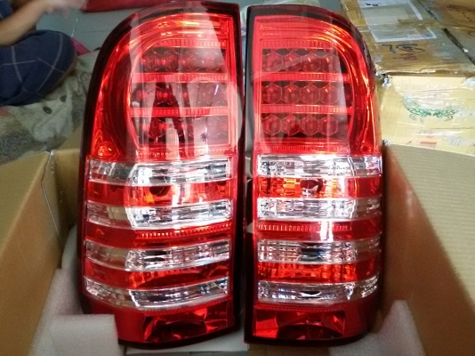 ขายถูก ๆ ๆ  ไฟท้าย LED ใส่ VIGO ของใหม่