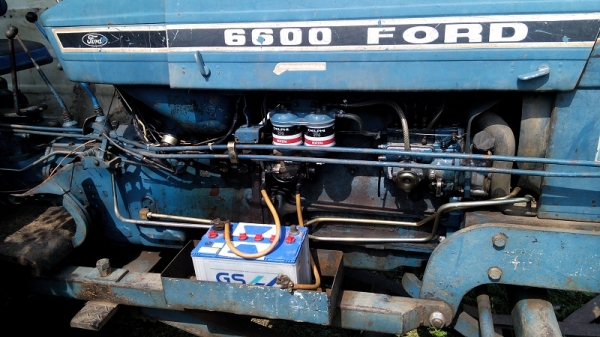 รถไถฟอร์ด 6600 เครื่อง T5