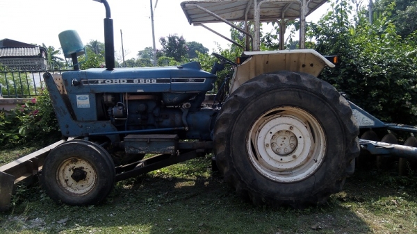 รถไถฟอร์ด 6600 เครื่อง T5