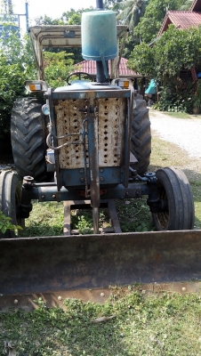 รถไถฟอร์ด 6600 เครื่อง T5