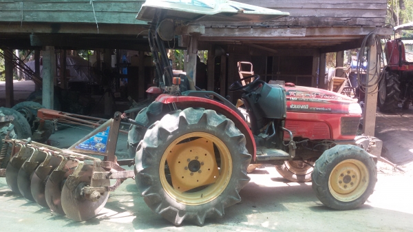 ขายครับรถไถยันม้า35แรงสองเพลา ราคา195000บาท  รถสวยมากเดิมๆ ยังไม่ได้ล้างมีผาน5หนึ่งอันอยู่ วังบัว อ คลองขลุง จ กำแพงเพชรสนใจโทร 0813655997 อำพรพาเจริญราคาคุยกันได้อีกนะครัย