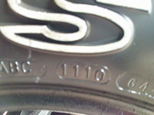 ขายยาง 245/70/16 แม็คซิต ปี10 ตัวหนังสือขาว