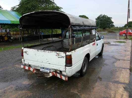 รถอีซูซุ TFR มังกรทอง.