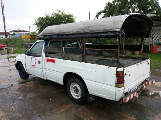 รถอีซูซุ TFR มังกรทอง.