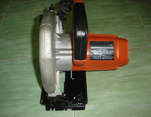 ขายเลื่อยวงเดือน7" maktec mt583 ของแท้100\%