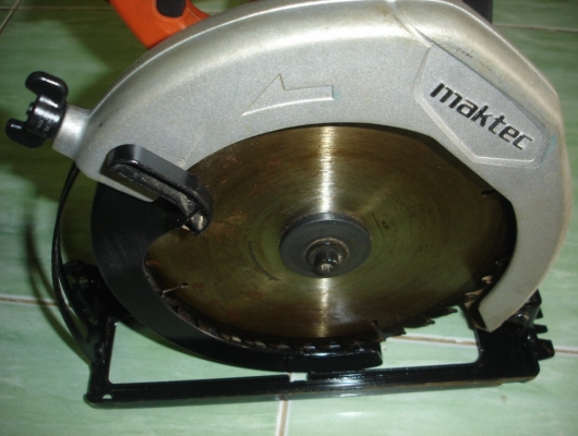 ขายเลื่อยวงเดือน7" maktec mt583 ของแท้100\%