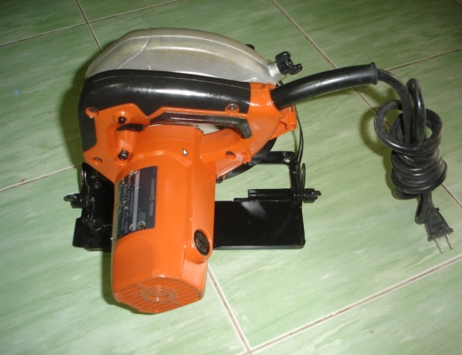 ขายเลื่อยวงเดือน7" maktec mt583 ของแท้100\%