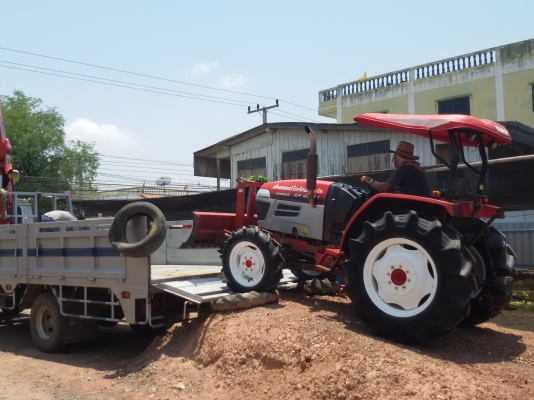 ปัญญาแทรคเตอร์..จัดมาให้ครับ ด่วน!ยันม่า EF453Tใบมีดคานล่าง พร้อมโรตาลี่ มรกต 180  เล่มพร้อม ส่ง อ.แก้งคล้อ จ.ชัยภูมิ