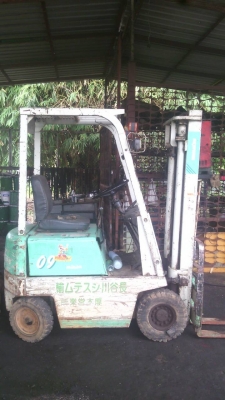 ขายรถโฟร์คลิฟท์ไฟฟ้านั่งขับ ยี่ห้อKomatsu น้ำหนัก900โล