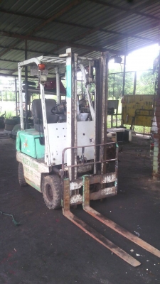 ขายรถโฟร์คลิฟท์ไฟฟ้านั่งขับ ยี่ห้อKomatsu น้ำหนัก900โล ขายรถโฟร์คลิฟท์ไฟฟ้านั่งขับ ยี่ห้อKomatsu น้ำหนัก900โล