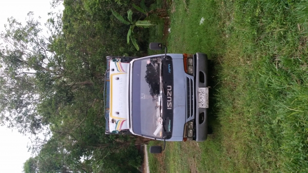 ขายรถบรรทุก6ล้อisuzu npr 4HF1 120แรง Fหน้า-หลัง แอร์ พาวเวอร์ เครื่องเสียง คัชซีสวยไม่ผุ ไม่เชื่อม ไม่ดาม ติดก๊าชNGV  สนใจติดต่อ 099-2499947