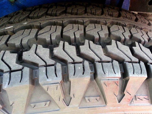 ขายล้อเล็บเหยี่ยวแท้ พร้อมยาง  265 75 16  AT