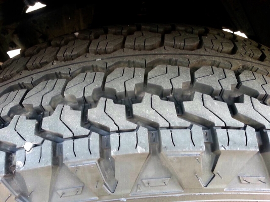 ขายล้อเล็บเหยี่ยวแท้ พร้อมยาง  265 75 16  AT