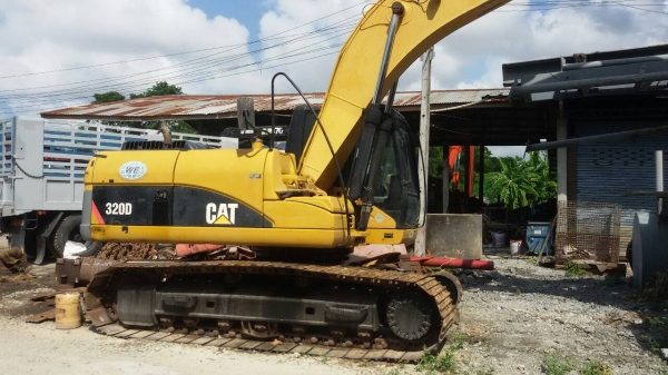 ขายรถแบคโค CAT 320-D รถสวยเดิมๆ เอกสารครบ ไฟฟ้าเต็ม 80000 กว่า ช.ม ราคา.2150000 สนใจรีบจองด่วน