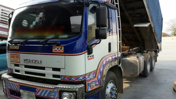 ขายรถพ่วง 22 ล้อ แม่-ลูก กระบะเนียมคอกเกษตรดั้ม อู่.เอสที ISUZU 300 แรง ปี.53 รถสวยมากๆ ราคาแค่.2400000 ต่อรอง สนใจโทรจองด่วน