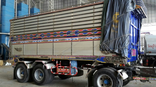 ขายรถพ่วง 22 ล้อ แม่-ลูก กระบะเนียมคอกเกษตรดั้ม อู่.เอสที ISUZU 300 แรง ปี.53 รถสวยมากๆ ราคาแค่.2400000 ต่อรอง สนใจโทรจองด่วน